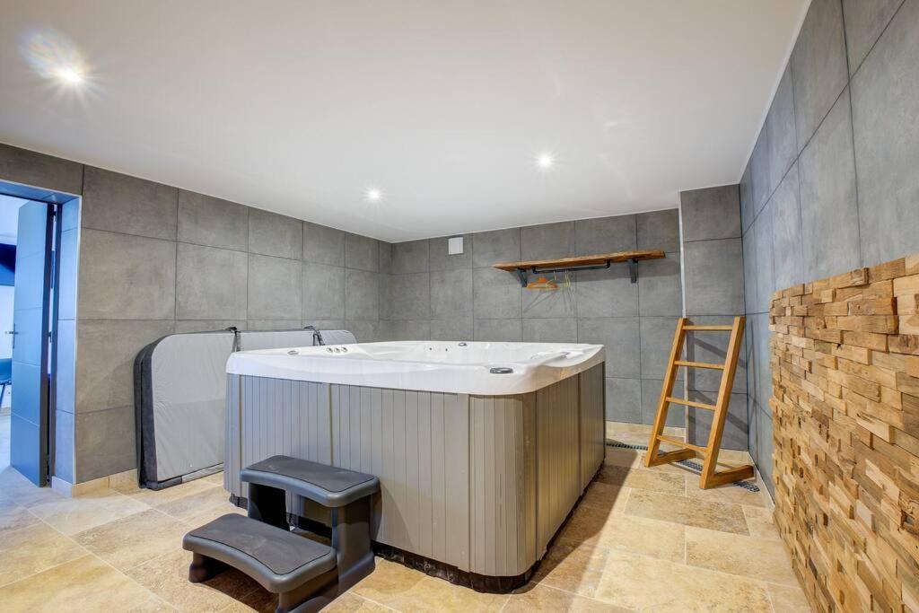 Combe Jolie Clim, Piscine & Jacuzzi Villa Saint-Vincent-de-Cosse Buitenkant foto