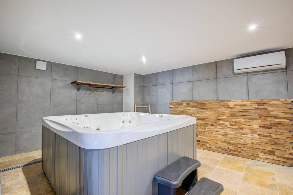 Combe Jolie Clim, Piscine & Jacuzzi Villa Saint-Vincent-de-Cosse Buitenkant foto